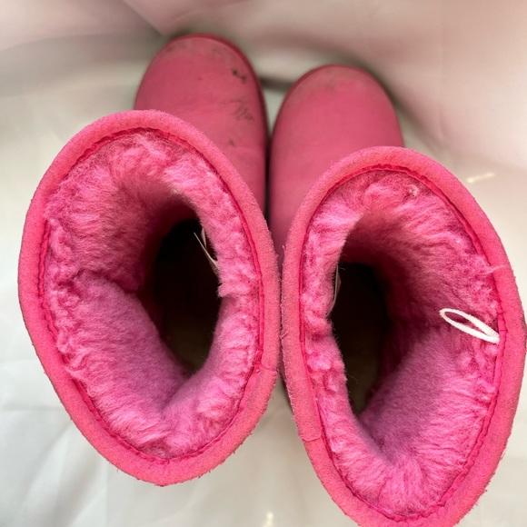 UGG Classic Short Pink Waterproof kids Size 2. Used - Picture 7 of 8